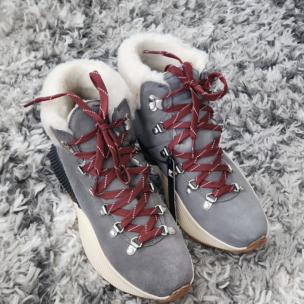 Sorel Gray and Red Hiking Boots Brand New   Waterproof